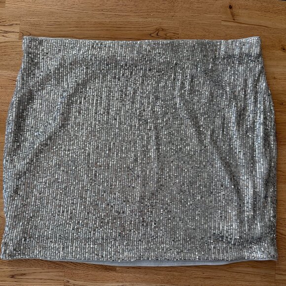 Express Silver Sequin Mini Skirt Sz XL - Picture 5 of 10